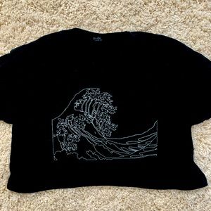Brandy Melville great wave black crop tee